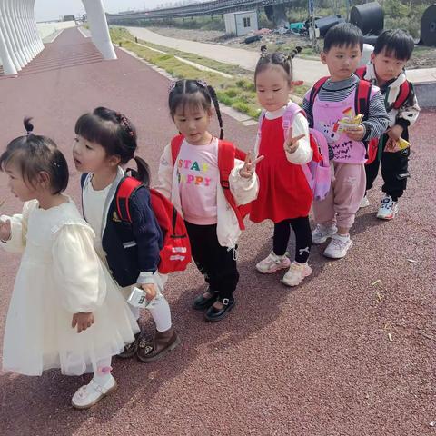 “拥抱自然、邂逅秋天”—-育花幼儿园秋游活动