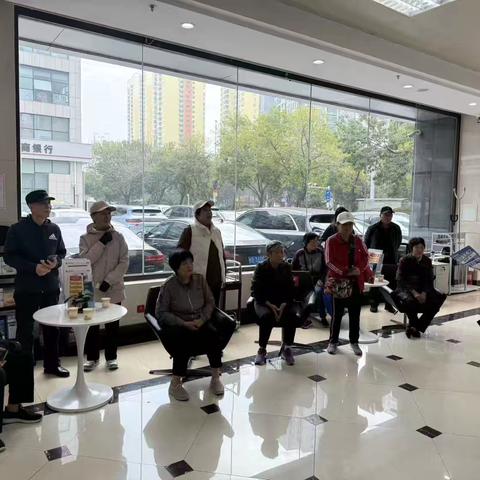 潍坊农商银行青岛西海岸支行营业部开展“金融反诈知识”厅堂活动