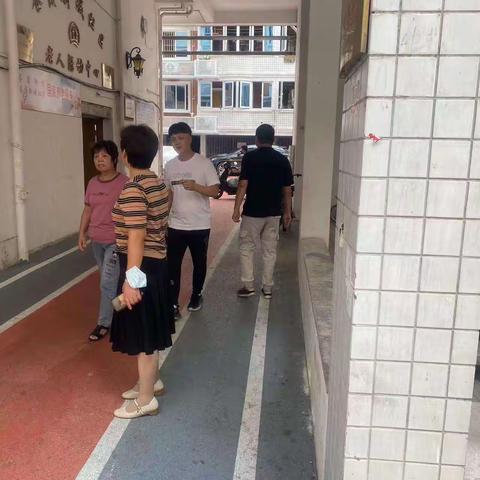 苍霞新城社区对小区进行消防安全排查整治