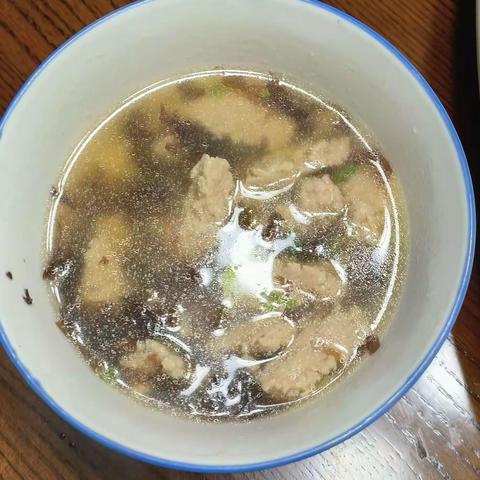 16号林一帆 亲手制作温州特色美食——瘦肉丸