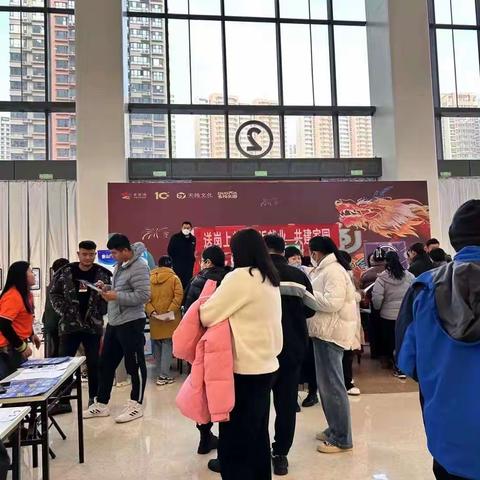 遵化市零工市场服务中心“送岗上门，就近就业”现场招聘活动取得圆满成功