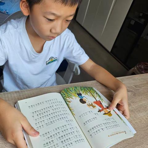 钟祥市实验小学二（8）班乔籽赫 爱学习，爱生活
