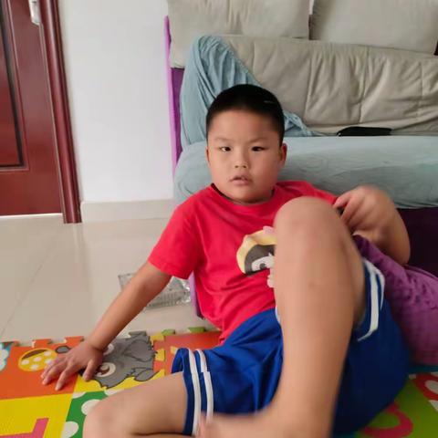 快乐暑假！I，嗨！大家好，我是幸福向上，八小娃余子康。