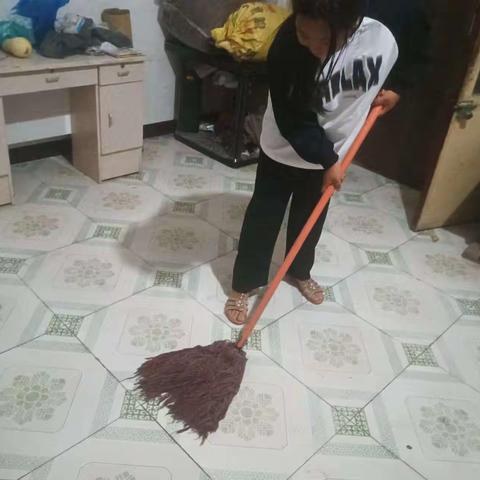 张涵雅2022级西点二班的简篇