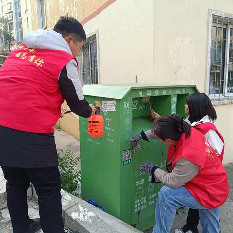 铲除小广告 ﻿ 点亮社区新“颜值”