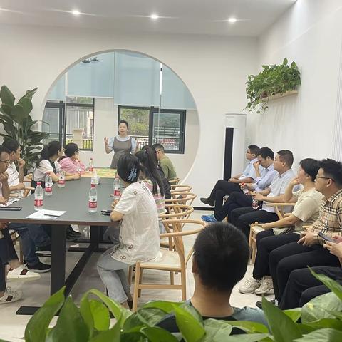 雨意绵绵齐游园 家校共把质量关 ——农科路小学国泰校区全面展开除甲醛工作