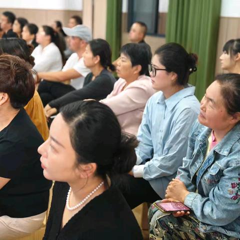 科学做好入学准备，顺利做好幼小衔接——二幼中湖园幼小衔接家长会