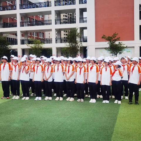 青春锋芒，超越自我！——龙岩实验学校七年级3班军训活动