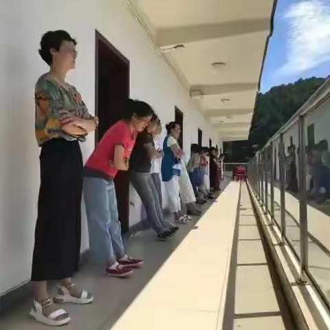 背部撞墙：撞出健康来！