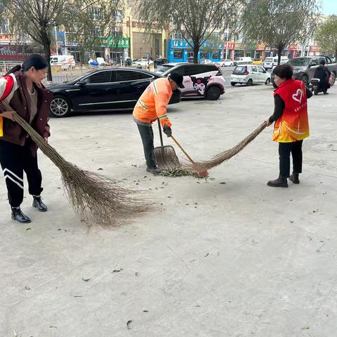 张北县北辰路办事处民建街社区 开展“致敬环卫工人节”主题活动