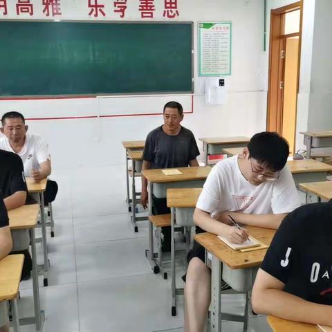 以研促教，以研促学——昌乐县首阳山中学物理校本培训