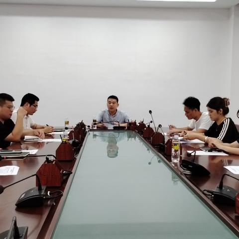 团群英乡委开展五四青年座谈会暨青年大学习读书会