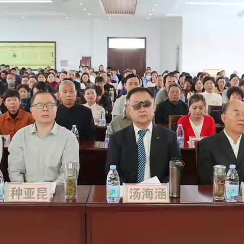 市中区举办公益组织志愿者道德素质提升培训班
