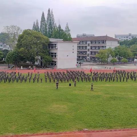 且抒凌云志，不负少年时——新生军事训练纪实