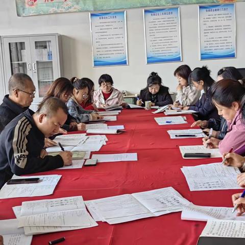 教研花开金秋季,同心掬得满校香