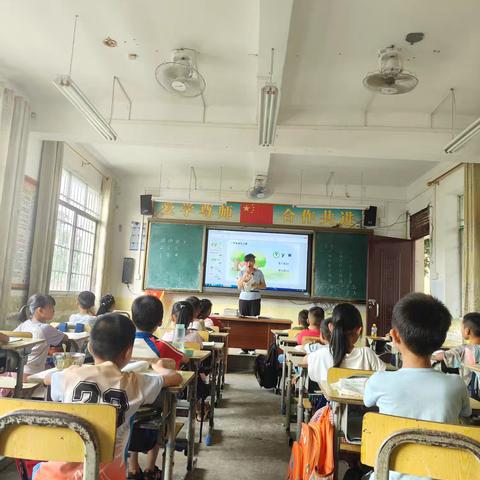 新棠镇中心小学教导处2025年10月份工作纪实