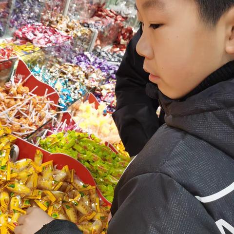 缤纷寒假 灵蛇引航——四年级（7）班欧峻赫寒假生活纪实