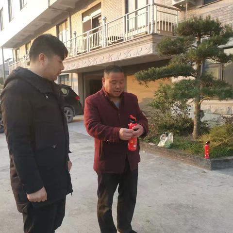 网格员化身消防员