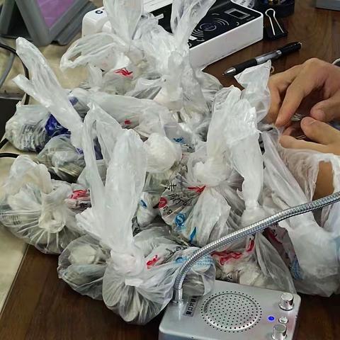 硬币山不再是难题：高效服务，温暖人心