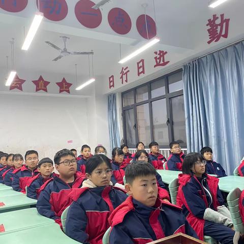 月考表彰再奋进，蓄势待发攀高峰—梁山县行知学校712班月考表彰大会纪实
