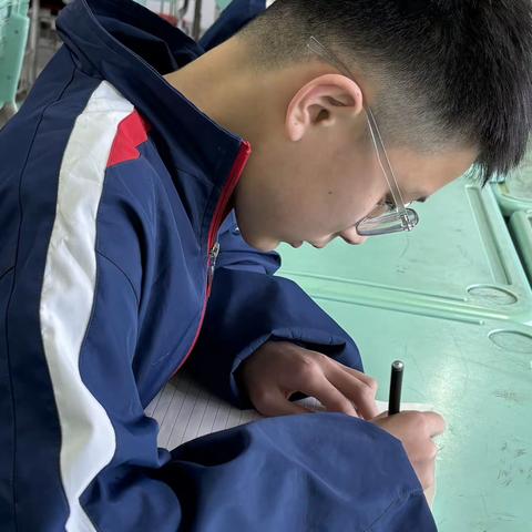 5月份“小12班担当家务好习惯”养成的点滴记录👏👏👏