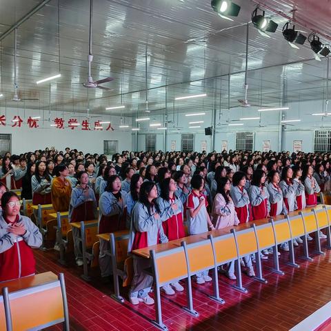 向内扎根凝韧劲，青春驿站蓄微光一一君山中学女生健康能量站