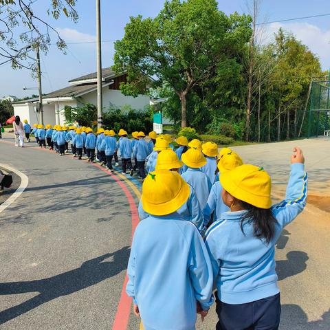 “童”样的话 会填满故乡——记银湖小学一（5）班竹梦中队派溪童村π·共富部落研学之旅