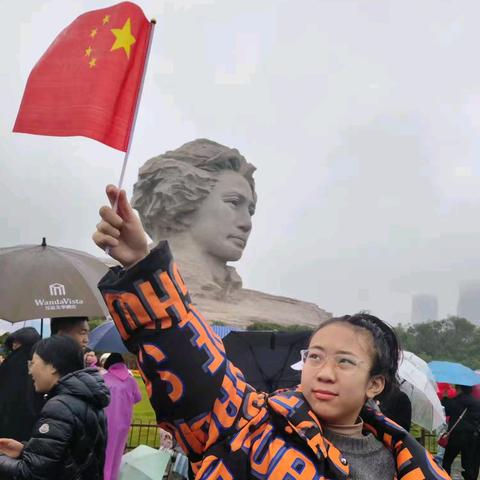 这次，我带爷爷奶奶爸爸妈妈看世界，来到长沙。