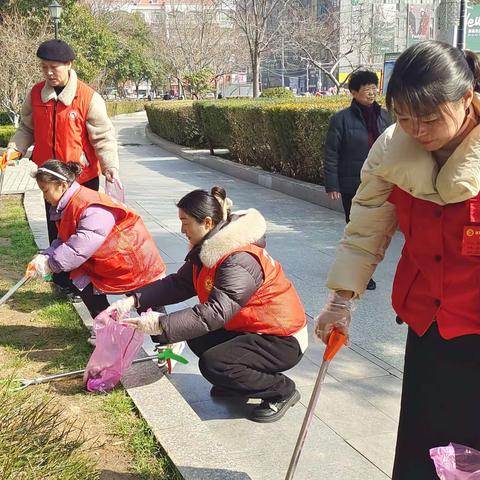 涡阳：学雷锋见行动 环保普法 展志愿风采