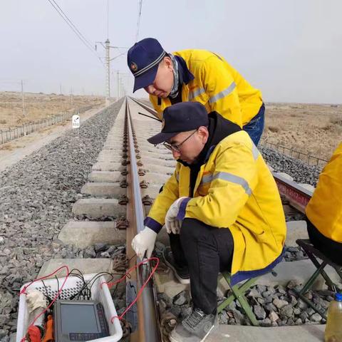 突出党员示范带头 上下联动抓好落实