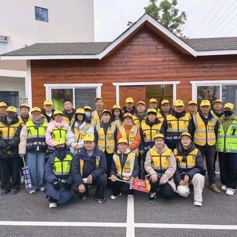 家校共努力，暖心大家庭 —记武阳中学28届4班家长志愿者校园护卫队