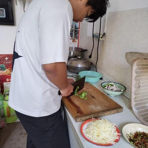 2022级机电三班秦鑫的暑假实践生活