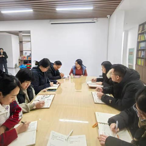 清雪除冰护出行 官后街社区与包挂科室共发力