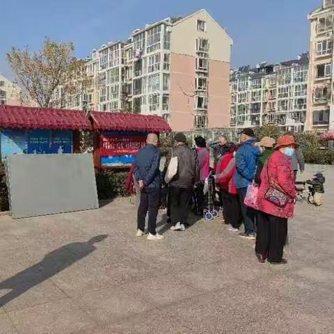 台柳路支行开展“感恩有您，一路同行”感恩节金融知识宣传活动