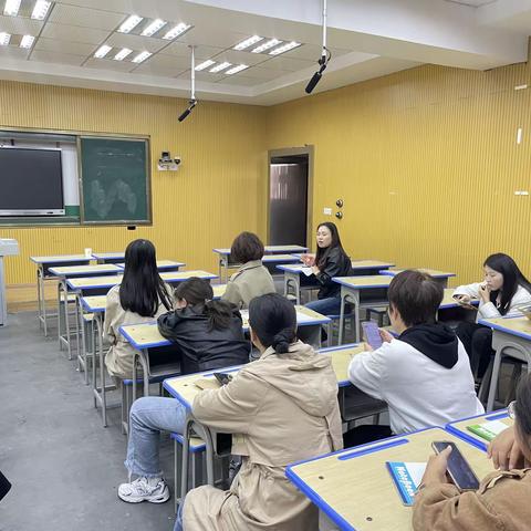 集体备课聚智慧 同研共学促提升——记鹅湖小学数学集体备课