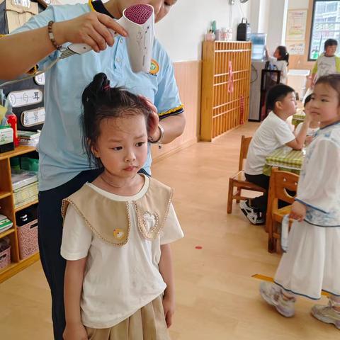幼儿园里的温馨日常