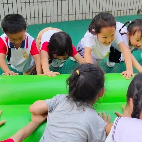 幼儿园里的多彩时光