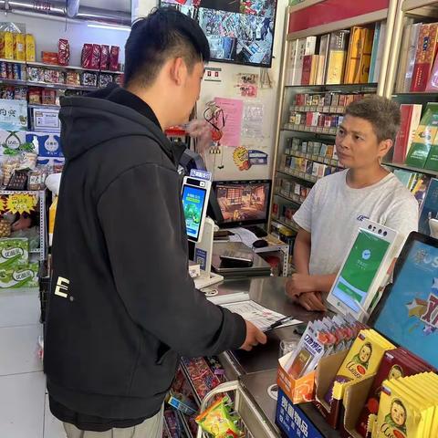 “门前五包”到店检查-东街在行动