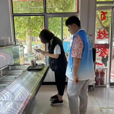 东街社区“垃圾分类督导”-时刻在行动