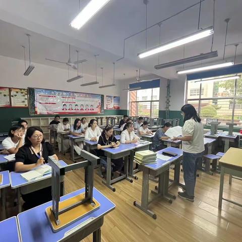 “教”启新篇，“研”讨精彩——凤凰小学一级部科学集体教研活动纪实