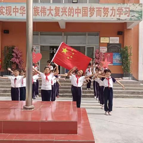 “红色经典代代传  爱国爱党爱校园”                  ——铁热木镇10村小学小学开展红歌暨诗歌朗诵比赛