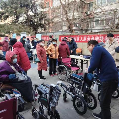 春日暖心学雷锋  社区共建养老助残