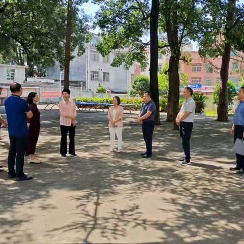 殷切嘱托催奋进、共谱教育新篇章——市领导莅临我校指导工作