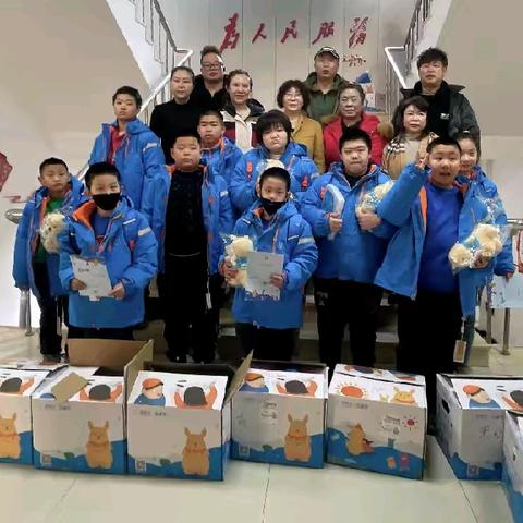 情暖平山街道办事处 爱心传递