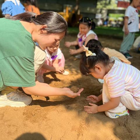 爱上幼儿园 快乐“美”一天