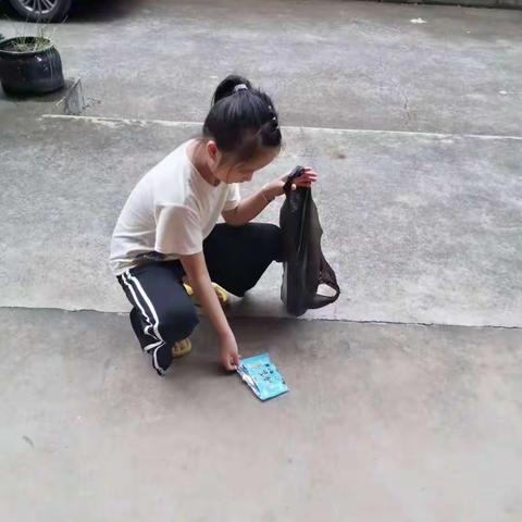 爱护环境，白龙桥镇第二小学三年级（1）班   罗光云