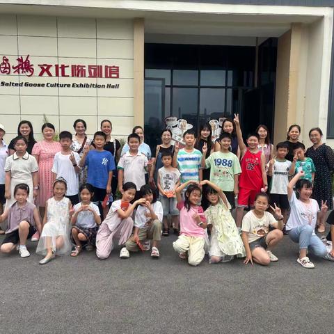 《暑期绮梦：旅行、阅读与活动等交织的华章》