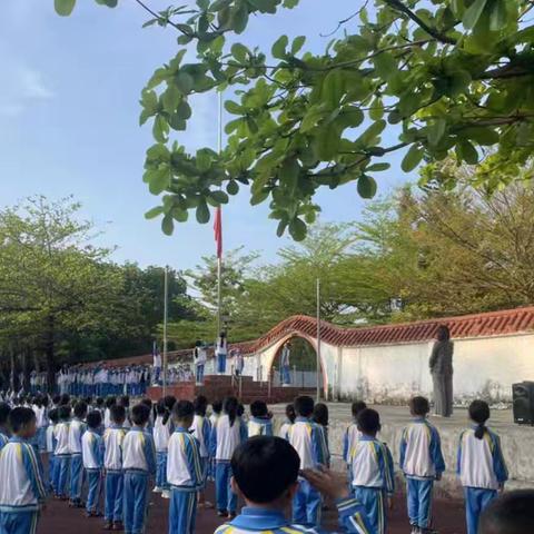 “警钟长鸣，防火从我做起”洛基小学升旗仪式