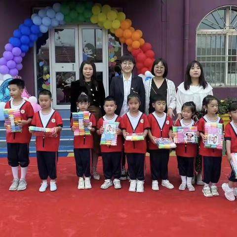 普惠托育    共同行动一赵川镇开展托育服务宣传活动