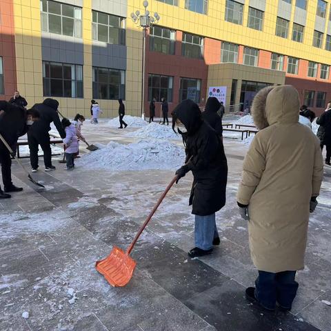 冬雪是景，除雪是情——记满世小学绿叶6班的最美铲雪官们